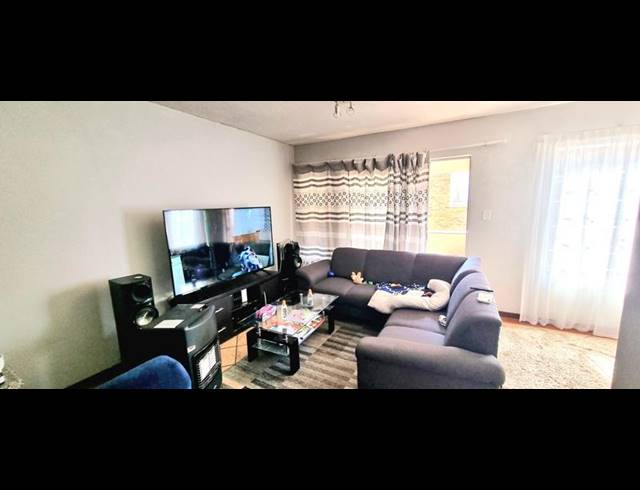 2 BEDROOM APARTMENT FOR SALE IN DIE HOEWES